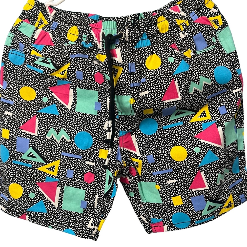 NWOT Fresh Prints of Bel-Air Mens shorts size L. 90s theme.